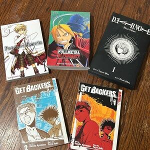 5  manga books, enjoy backyard reading lol